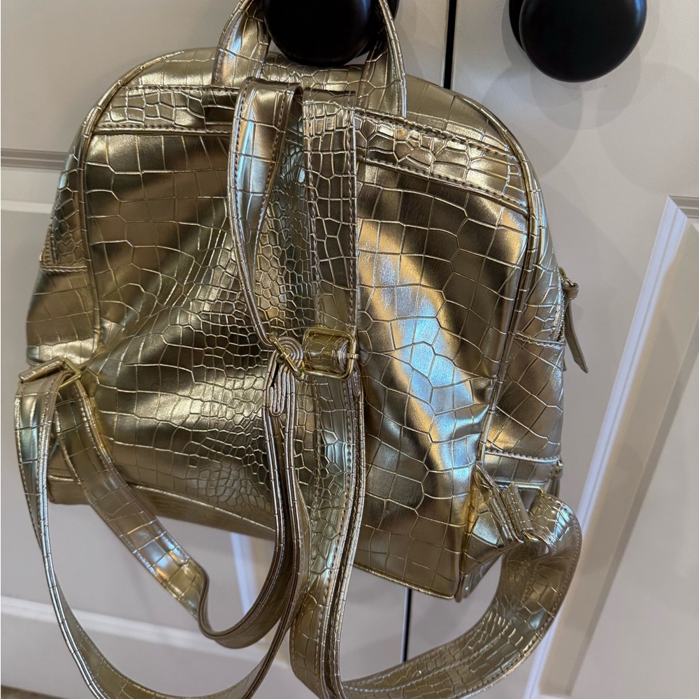 Simply Southern Gold Croc-Embossed Backpack - Picture 2 of 4
